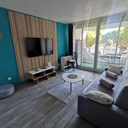 Le Grand Bleu, Motte, * La Grande-Motte