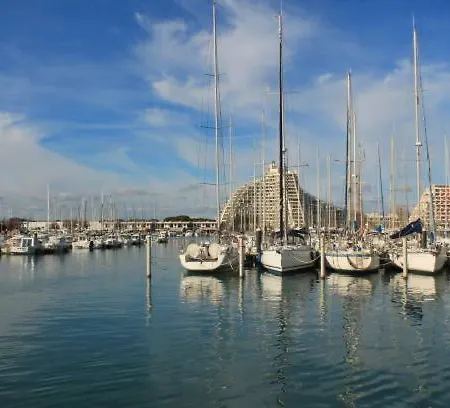 Le Grand Bleu, Motte, * La Grande Motte